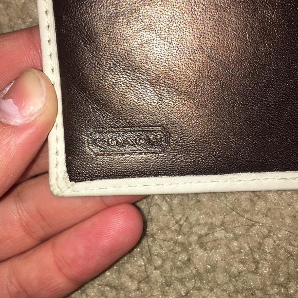 Authentic Coach wallet - Picture 3 of 4
